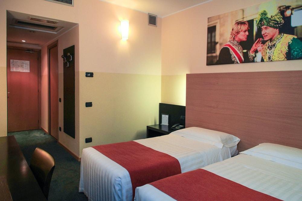 B&B Hotel Milano Cologno Studios コローニョ・モンツェーゼ エクステリア 写真