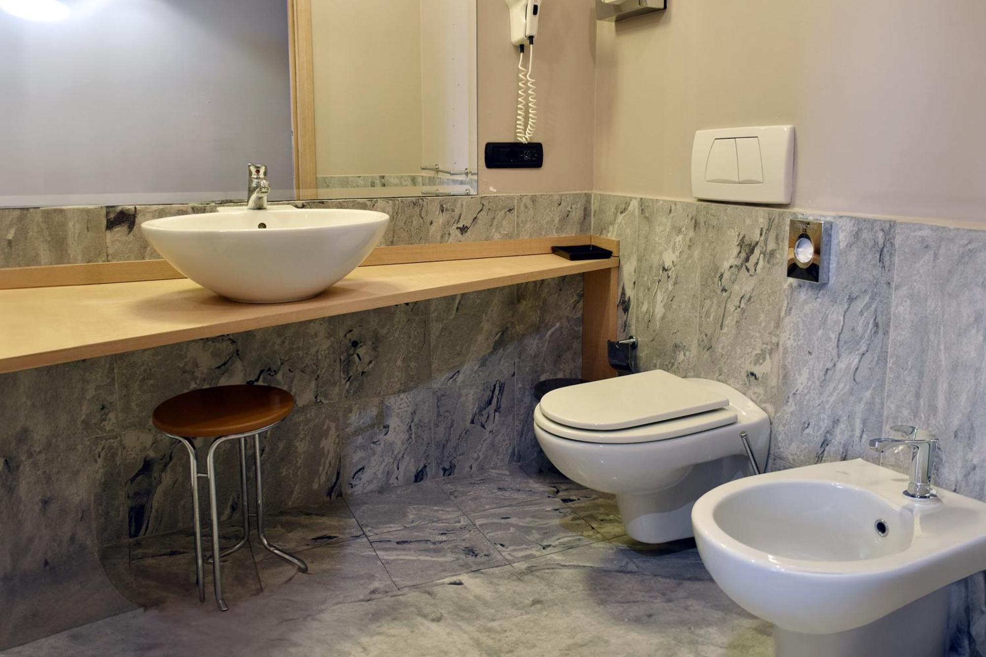 B&B Hotel Milano Cologno Studios コローニョ・モンツェーゼ エクステリア 写真