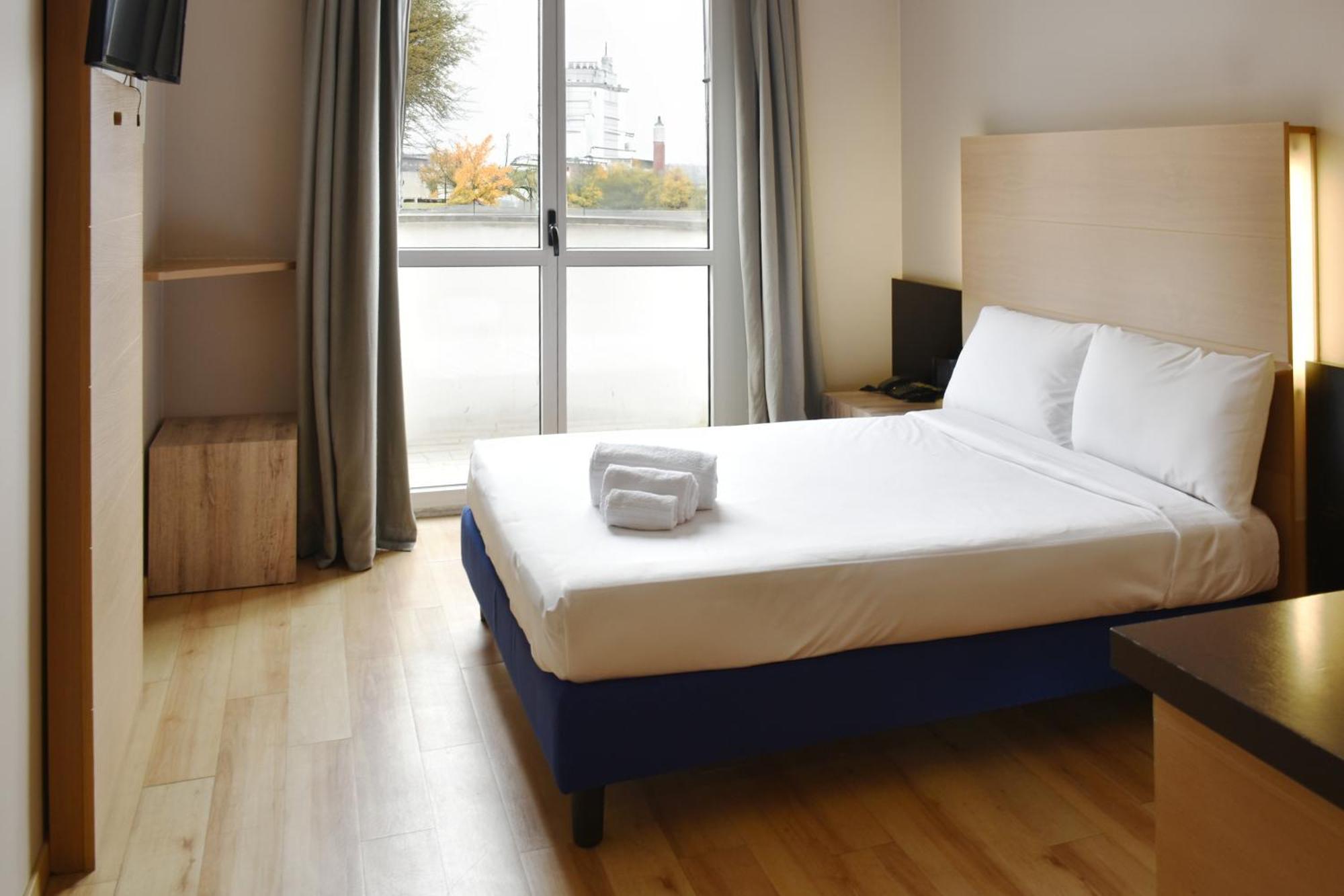 B&B Hotel Milano Cologno Studios コローニョ・モンツェーゼ エクステリア 写真