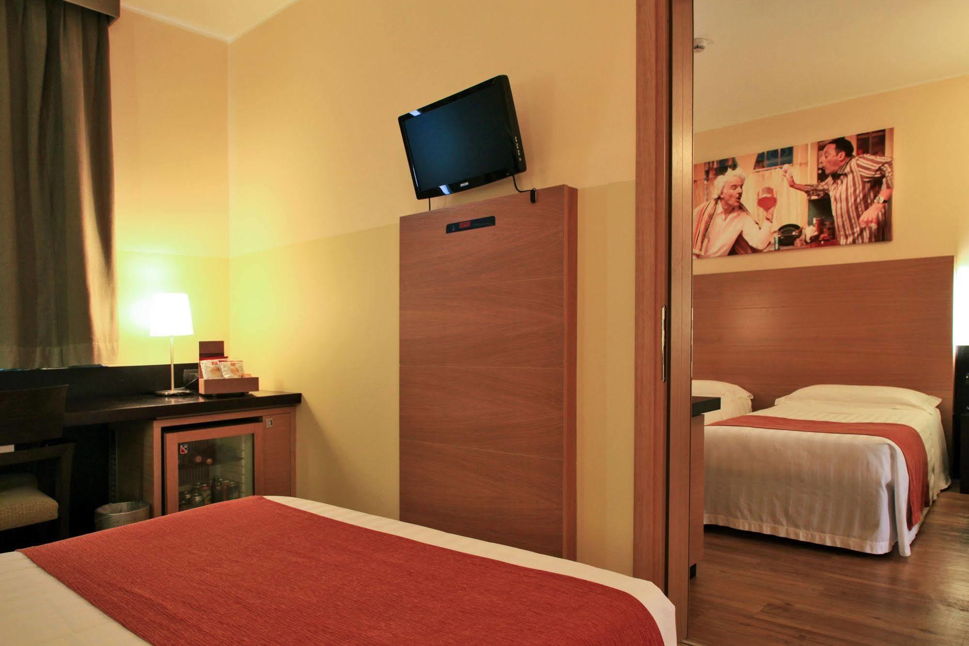 B&B Hotel Milano Cologno Studios コローニョ・モンツェーゼ エクステリア 写真