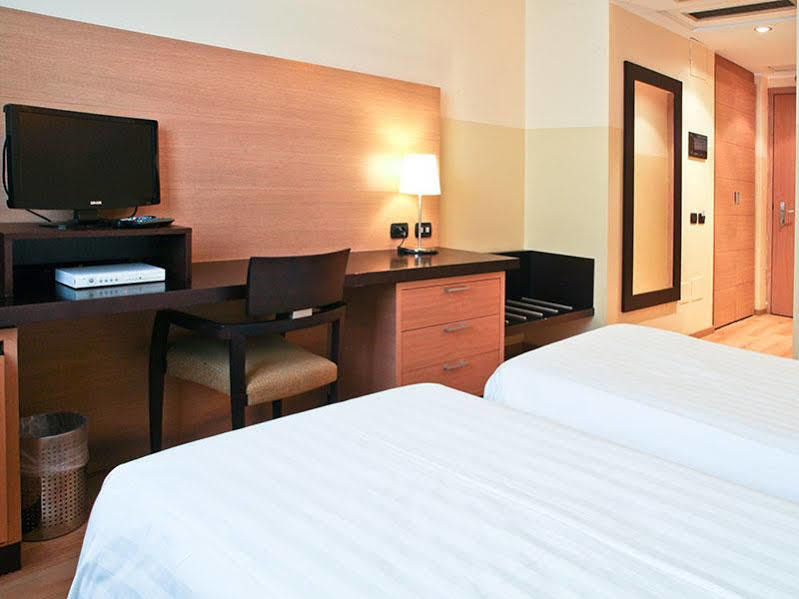 B&B Hotel Milano Cologno Studios コローニョ・モンツェーゼ エクステリア 写真