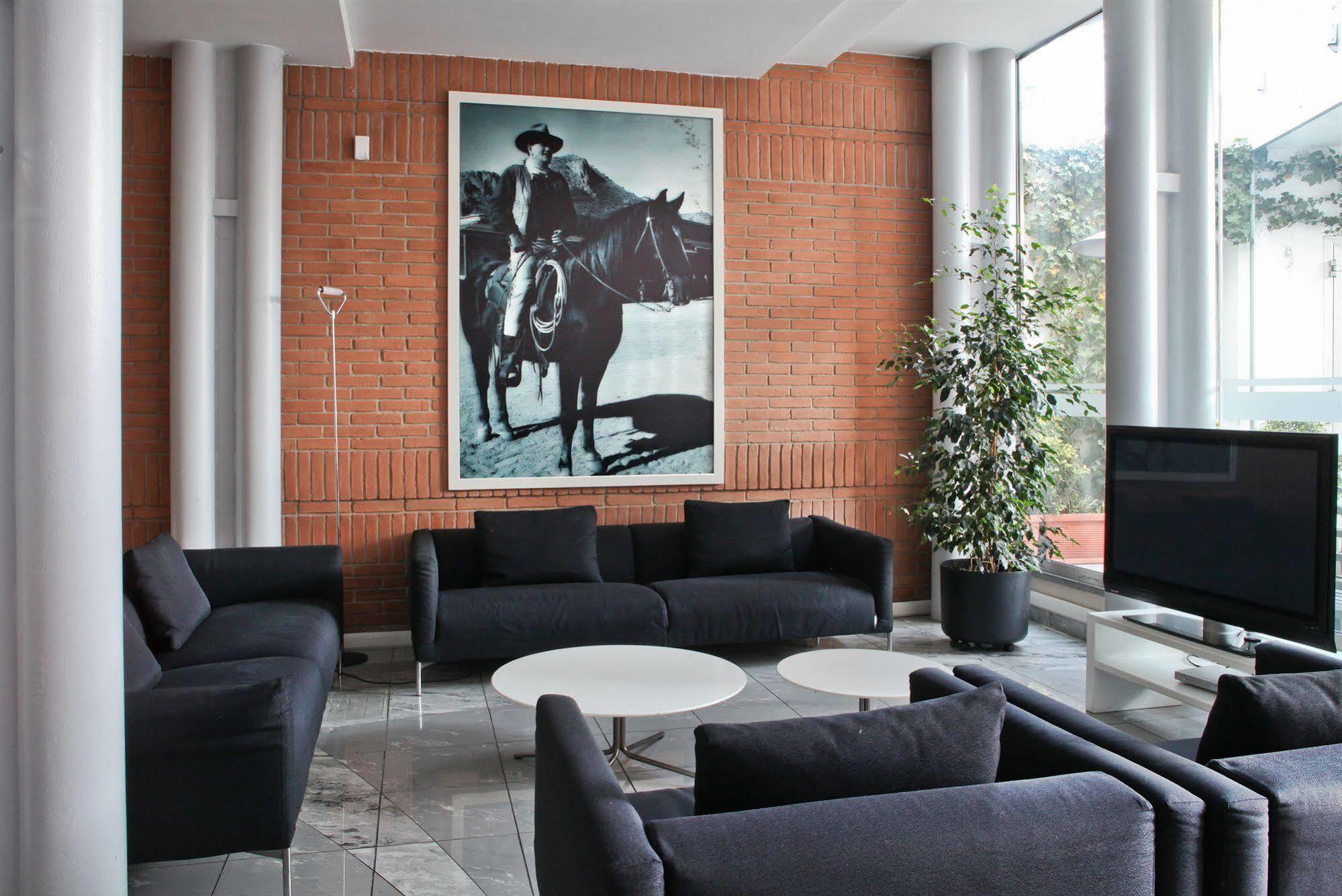 B&B Hotel Milano Cologno Studios コローニョ・モンツェーゼ エクステリア 写真