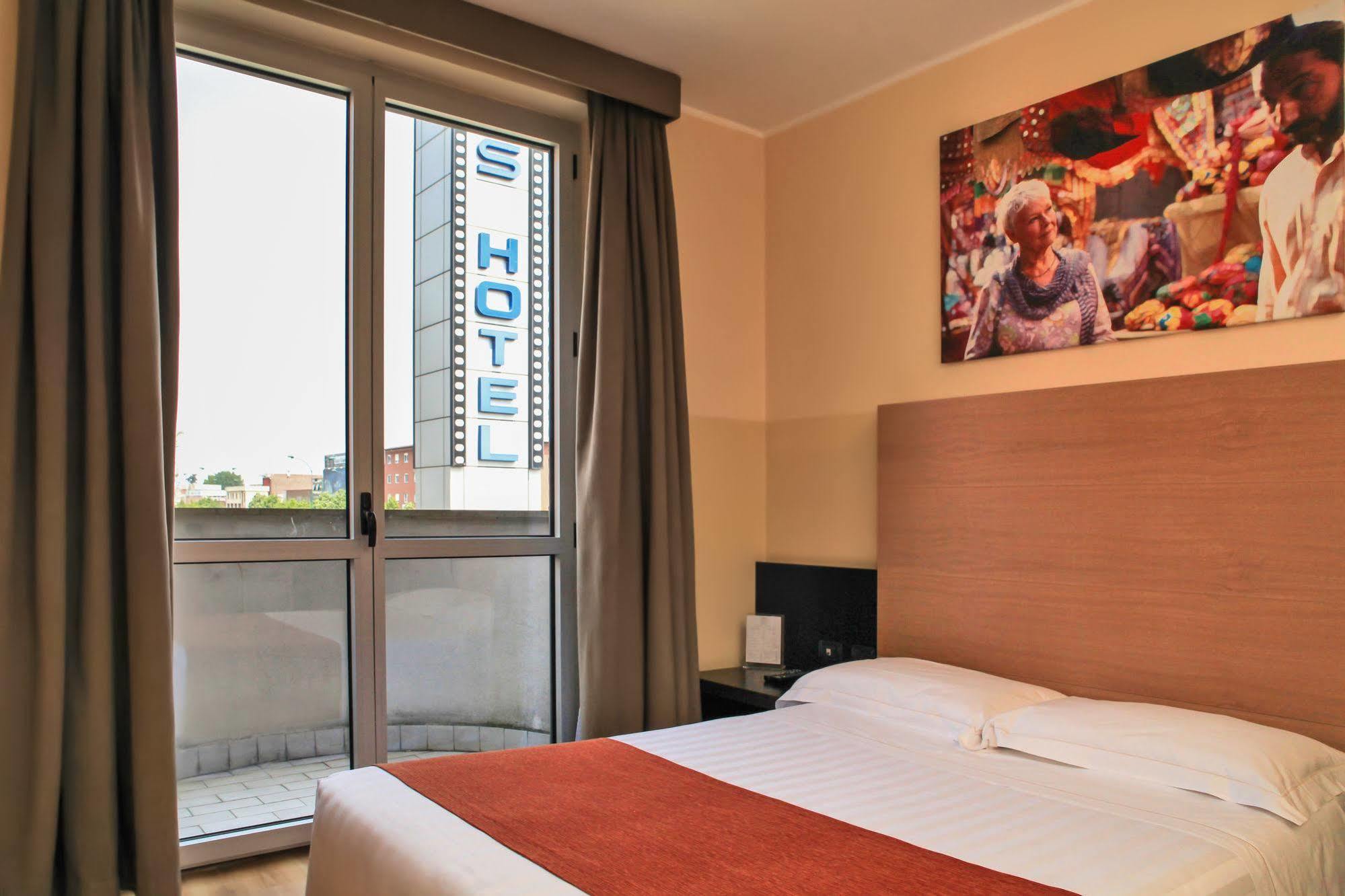 B&B Hotel Milano Cologno Studios コローニョ・モンツェーゼ エクステリア 写真