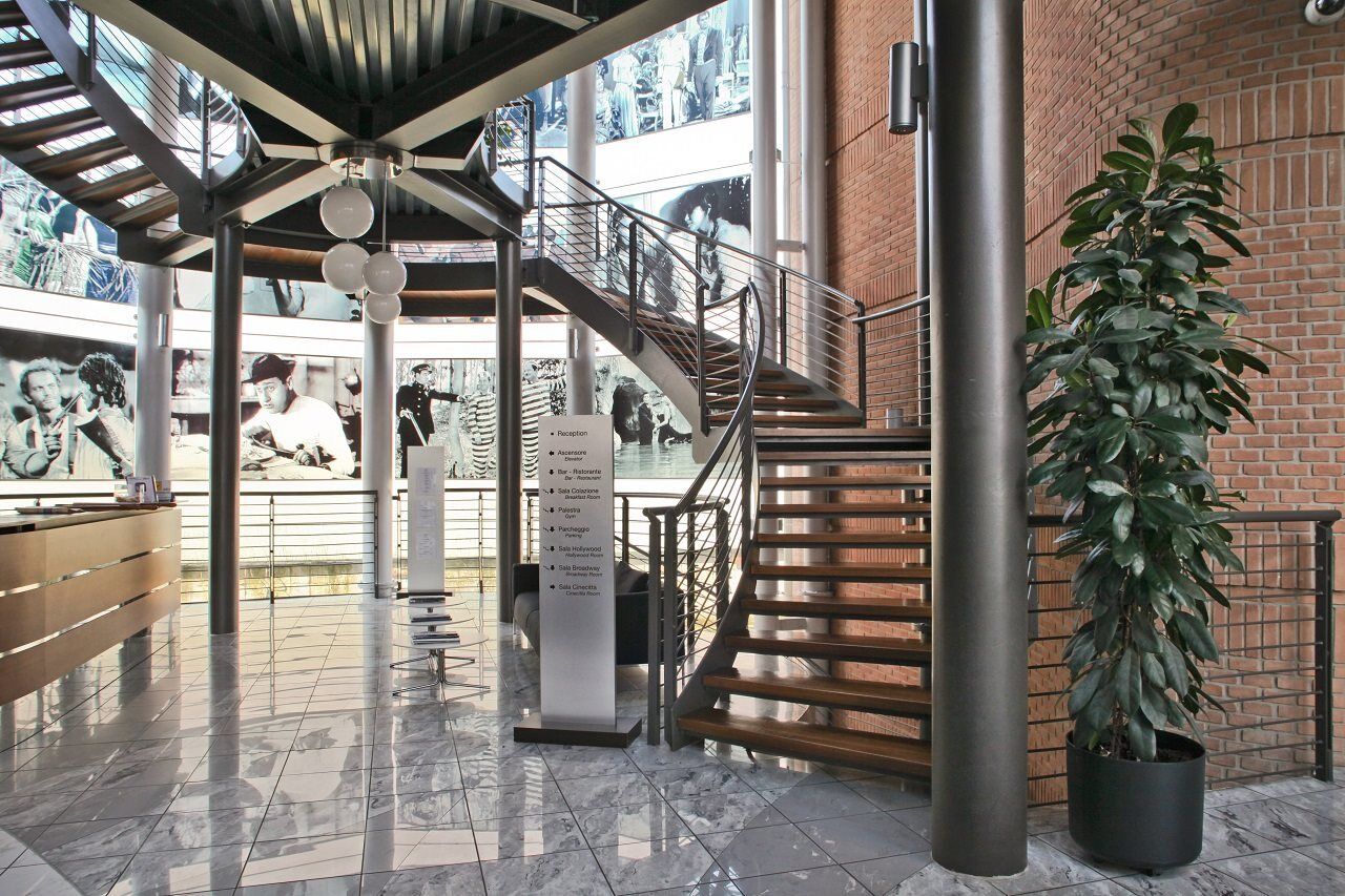 B&B Hotel Milano Cologno Studios コローニョ・モンツェーゼ エクステリア 写真